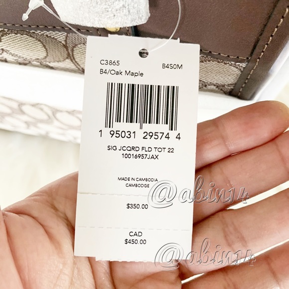 NWT Coach Field Tote 22 in Signature Jacquard - Picture 3 of 4